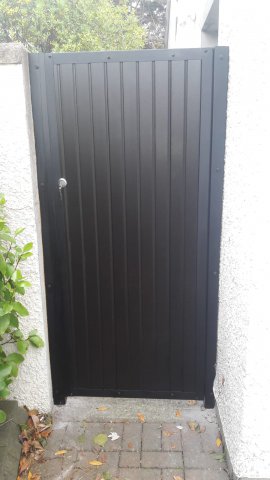 straight top bog oak black gate with key lock